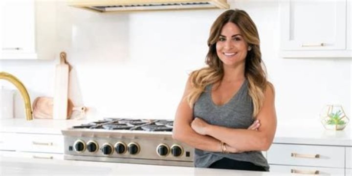 Alison Victoria: The Queen of Organizing and Decluttering