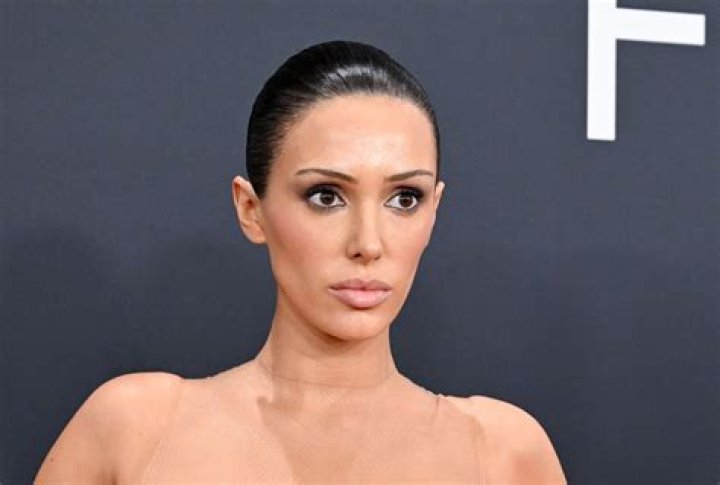 Bianca Censori Cosmetic Surgery: A Comprehensive Guide to Her Journey, Procedures, and Impact