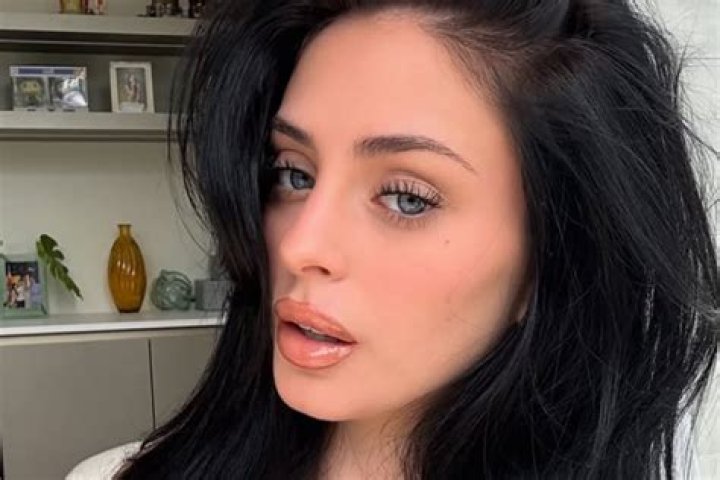 Camilla Araujo Niplip: Unveiling the Rising Star of Social Media