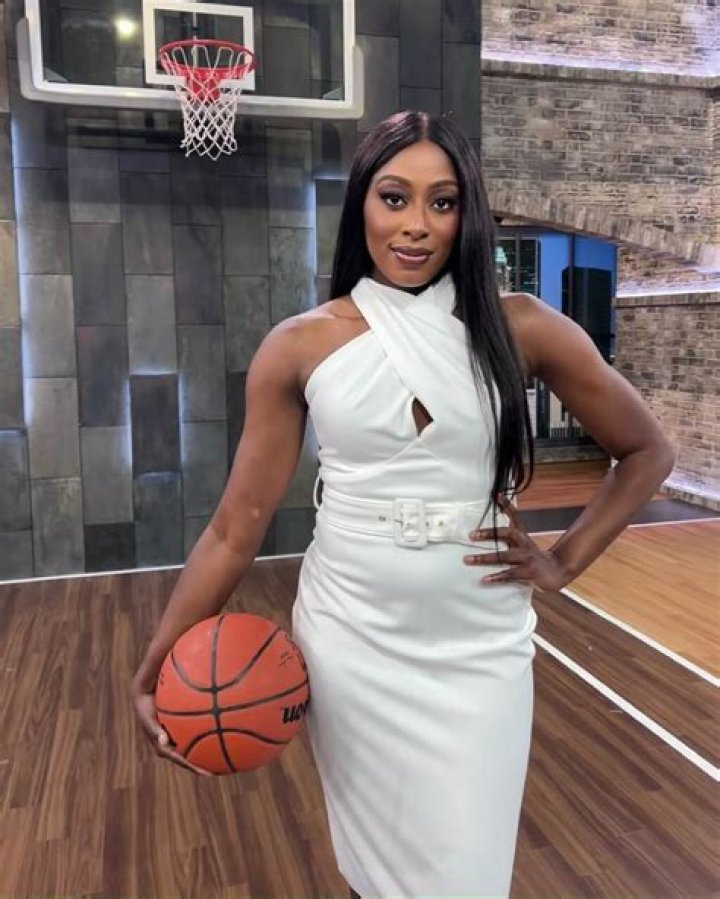 Chiney Ogwumike Age: Exploring the Career and Life of a Remarkable Basketball Star