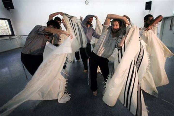 Dancing Israelis: Celebrating the Vibrant Culture and Tradition