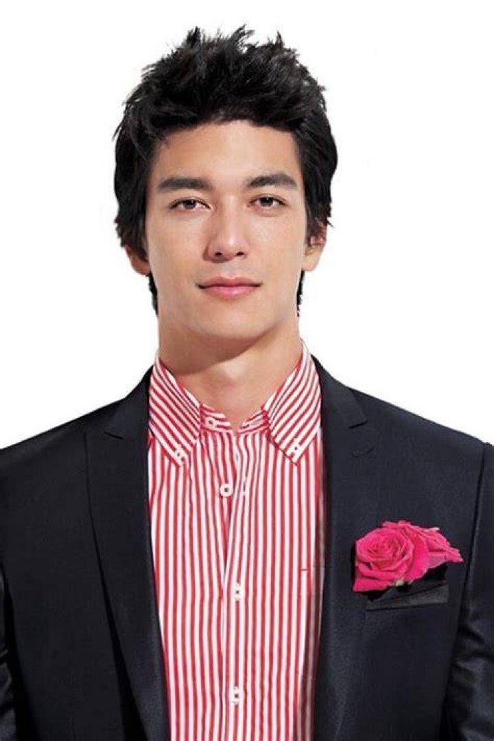 Dennis Oh: The Rising Star in the Entertainment Industry
