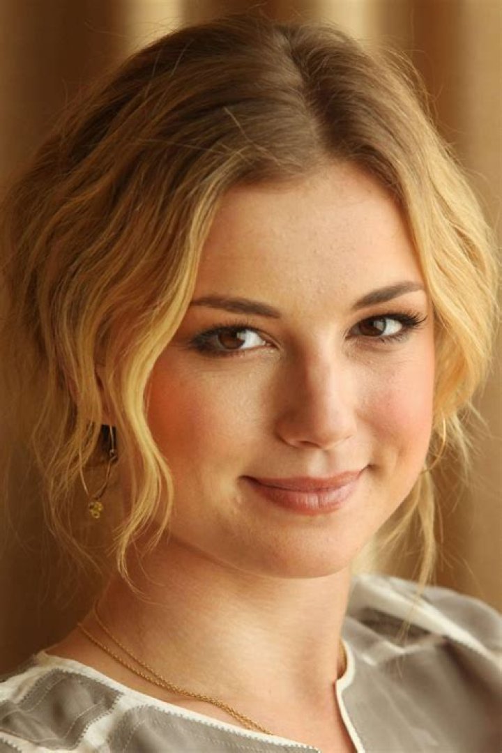 Emily Thorne Actress: The Fascinating Journey of a Rising Star