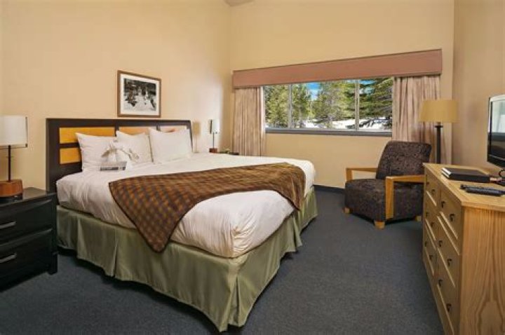 Exploring the Charm of Quality Inn Mammoth: Your Perfect Mountain Retreat