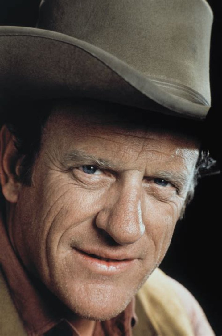 How Tall Is Actor James Arness? Discover the Iconic Height of This Legendary Star