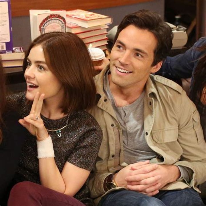 Ian Harding GF: A Comprehensive Look into the Life and Relationships