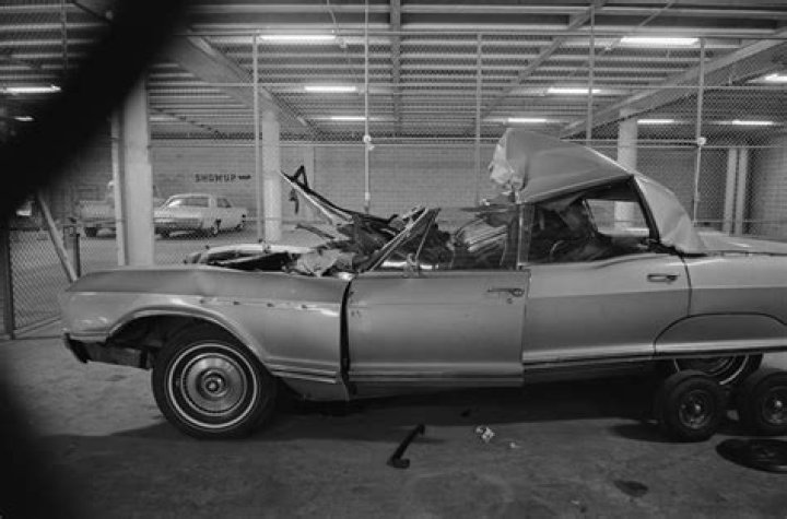 Jayne Mansfield Car Accident Headlines: A Comprehensive Analysis