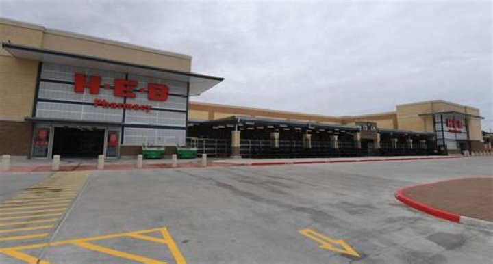 Jones Crossing Heb: A Premier Destination for Shopping and Entertainment