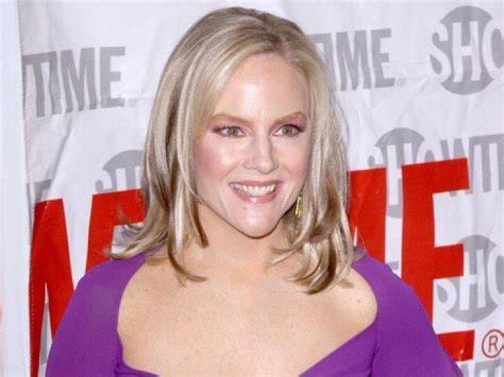 Rachael Harris Younger: The Timeless Beauty and Inspiring Journey