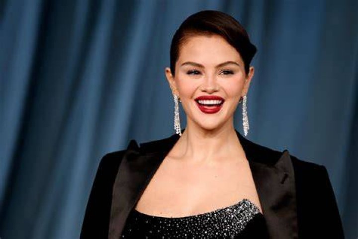Selena Gomez with Littleister: Exploring the Connection Between Two Icons