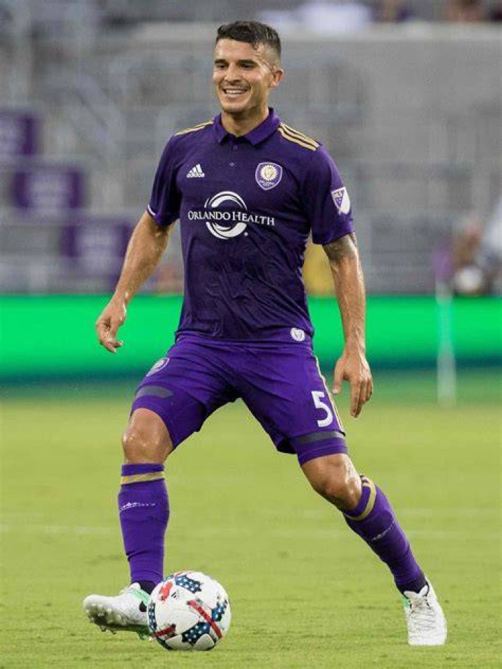 Servando Carrasco Retired: A Comprehensive Look at the Iconic Career of a Football Legend