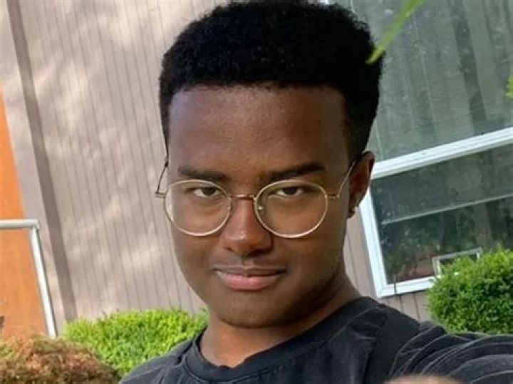 Twomad Face: A Comprehensive Guide to the Viral Sensation