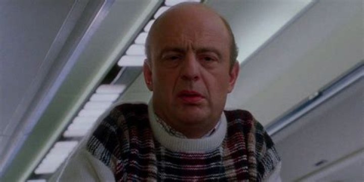 Uncle Frank Home Alone: An Unforgettable Journey of Independence and Humor