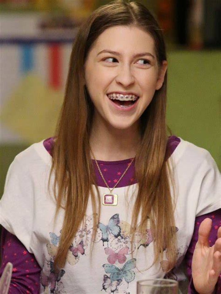 Unveiling the Talented Actress Who Plays Sue Heck on The Middle