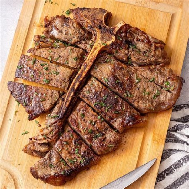 What Are Porterhouse Steaks: A Comprehensive Guide to This Premium Cut of Beef