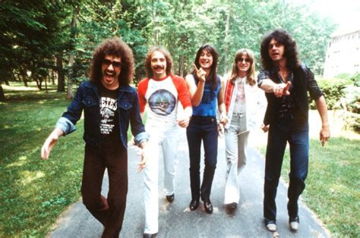 Who Is the Leader of the Band Journey? A Comprehensive Guide