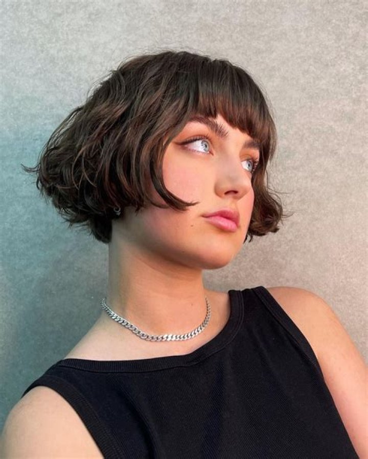 Why Is It Called a Bob Haircut: A Comprehensive Guide to the Iconic Hairstyle