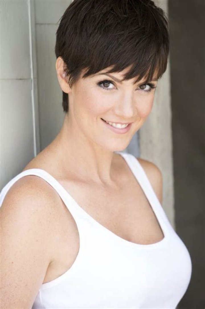 Zoe McLellan: Rising Star in the Entertainment Industry